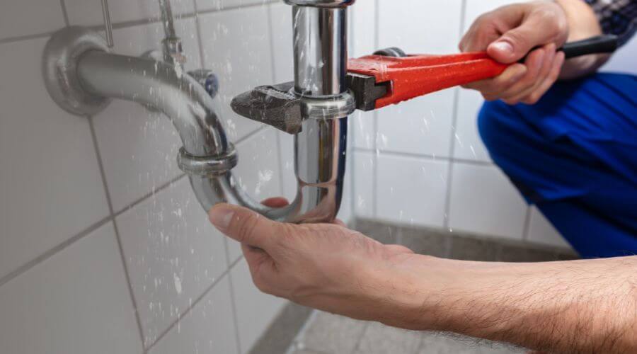 Indoor tankless water heater installation in Leonard, MO